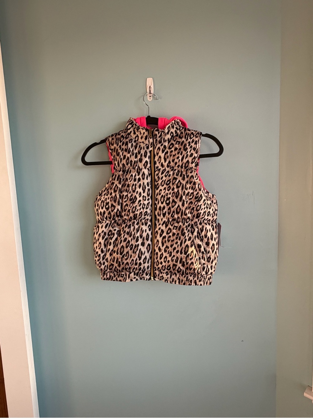 New with tags Pink Platinum girls puffer vest, size 10/12. Features an allover l